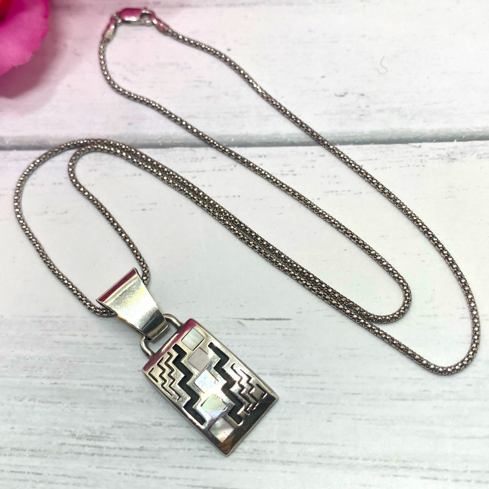 Teme Navajo Native American designer 925 sterling silver motherof pearl necklace